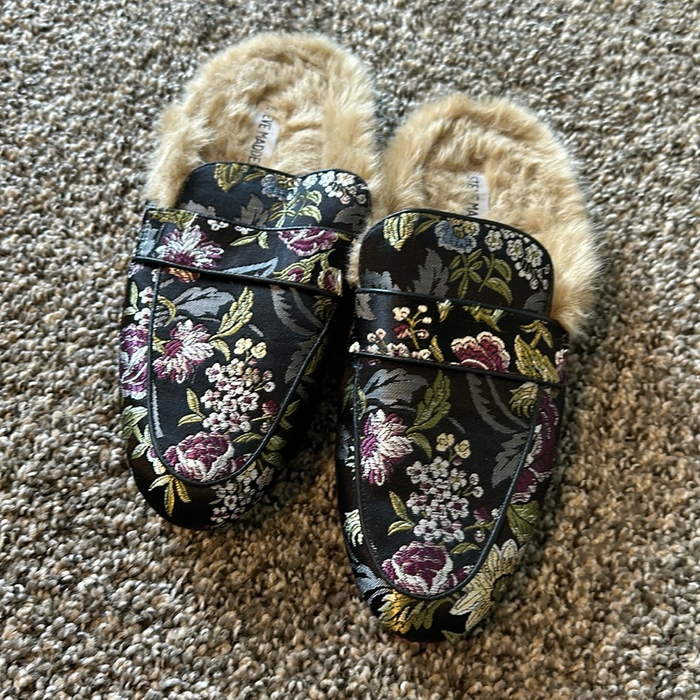 Steve Madden Slip In Flats. Lightly Used. Size 10… - image 1